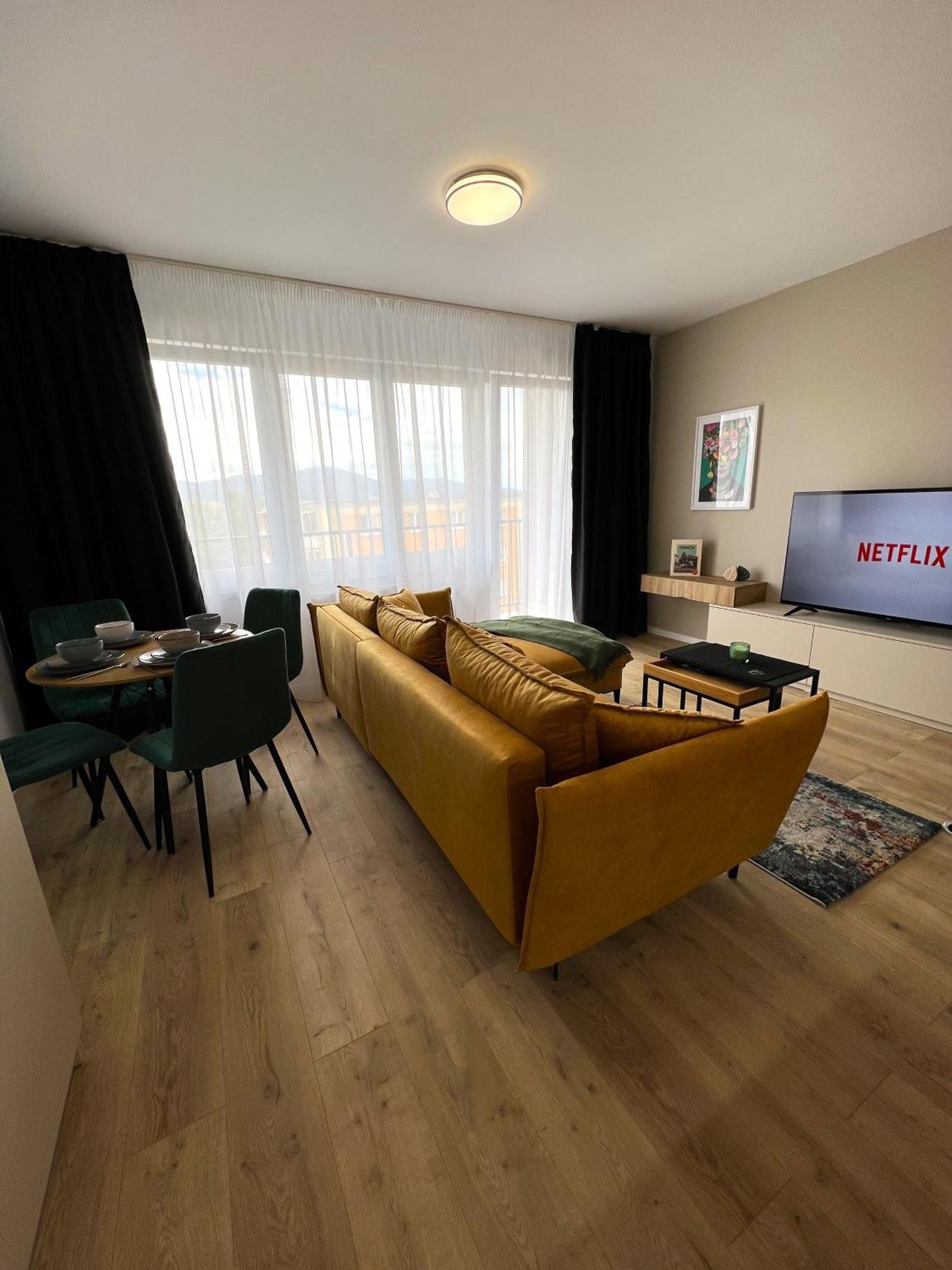 Cozy Stay Apartment Trenčín 외부 사진
